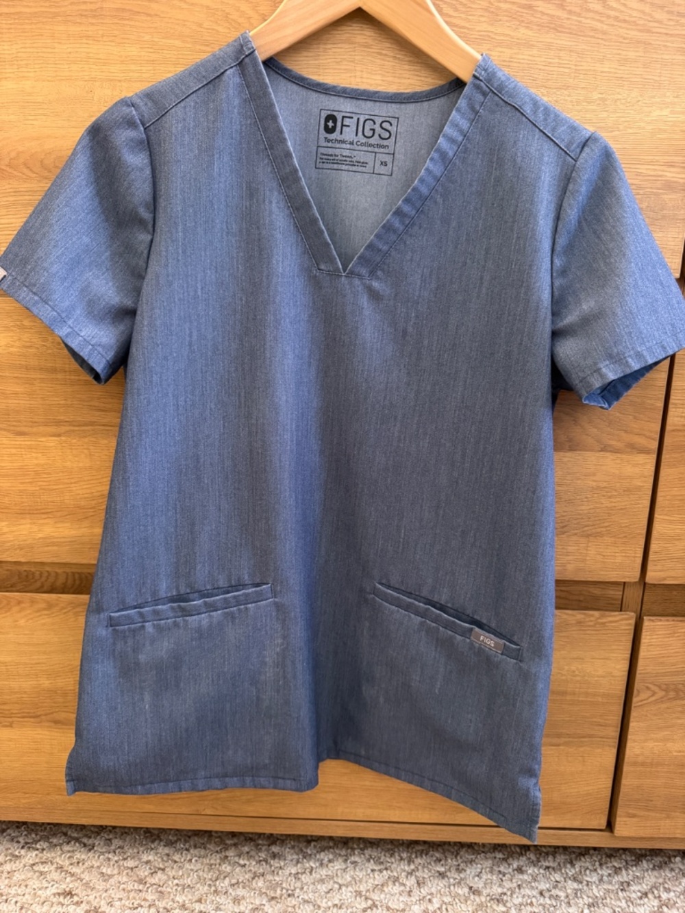 Figs Heather Denim Blue Scrub Top XS Casma